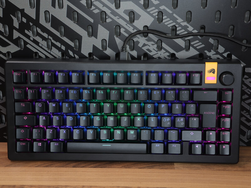 Glorious gaming keyboard fall effect GMMK 3 HE customize MX hotswap.JPG